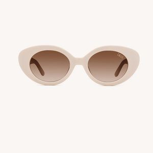 Dezi Thelma glasses in heavy cream